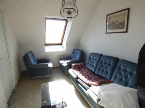 Contemporary Detached House with Garden