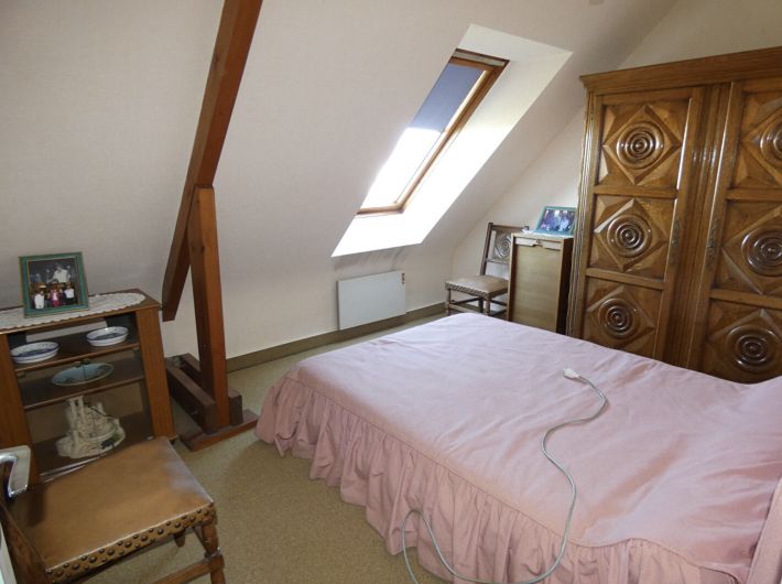 Contemporary Detached House with Garden