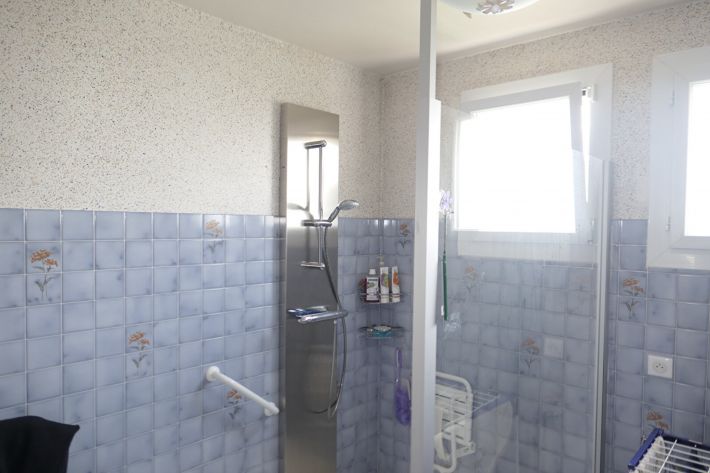 Detached House with Landscaped Garden