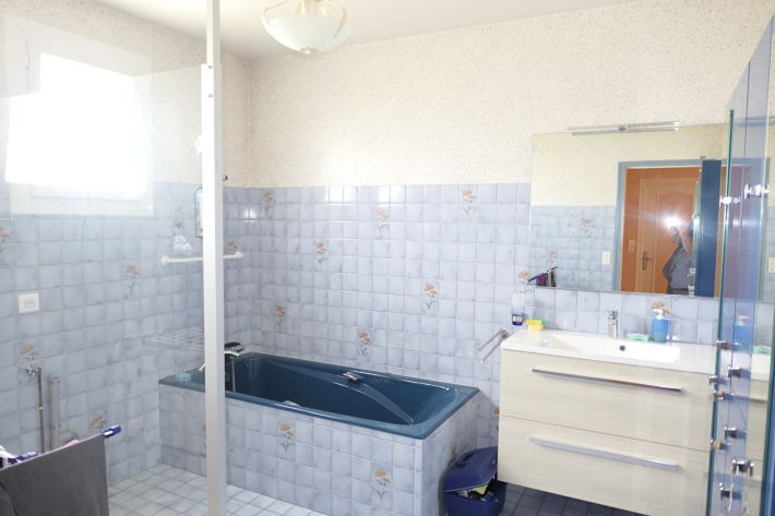 Detached House with Landscaped Garden