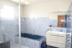 Detached House with Landscaped Garden