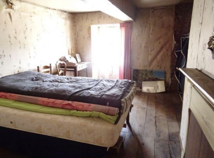 Huge Farm House for Further Renovation