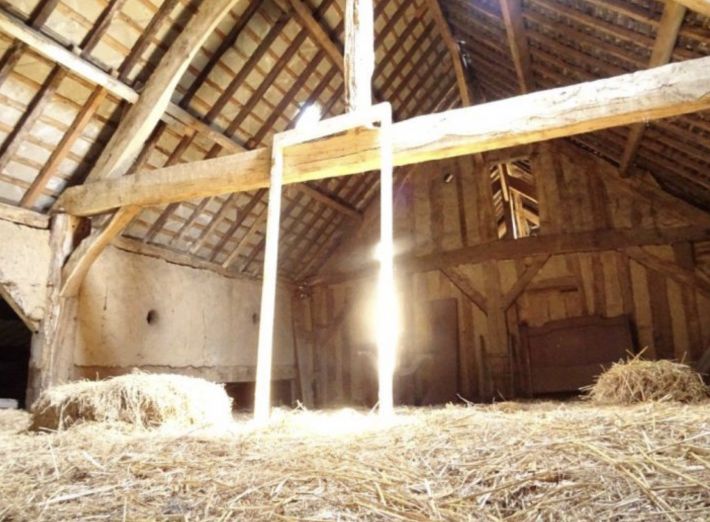 Huge Farm House for Further Renovation