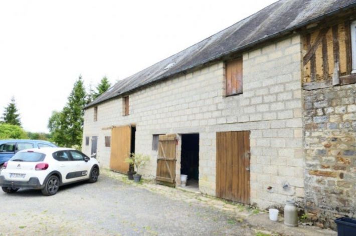 Huge Farm House for Further Renovation