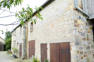 Huge Farm House for Further Renovation