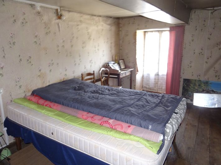 Huge Farm House for Further Renovation