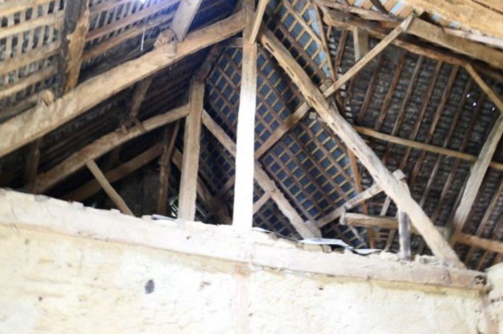 Huge Farm House for Further Renovation