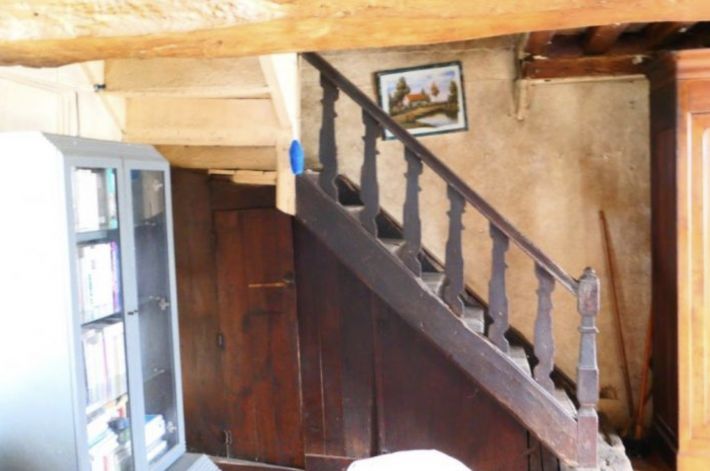 Huge Farm House for Further Renovation