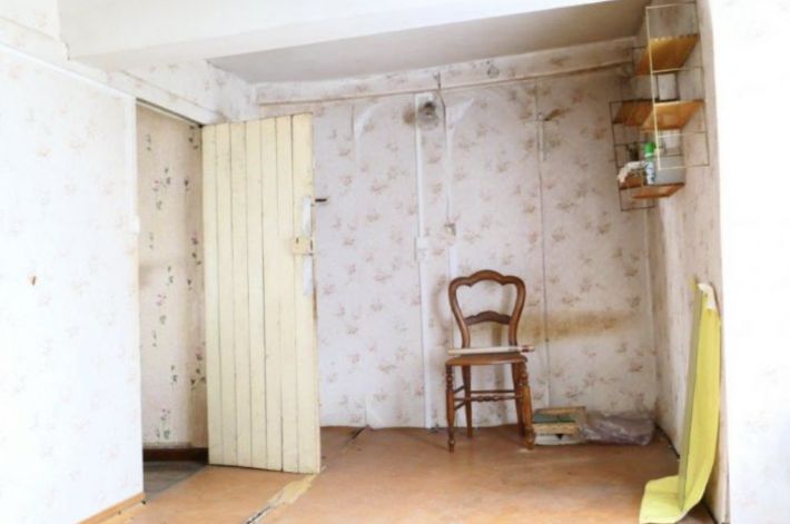 Huge Farm House for Further Renovation