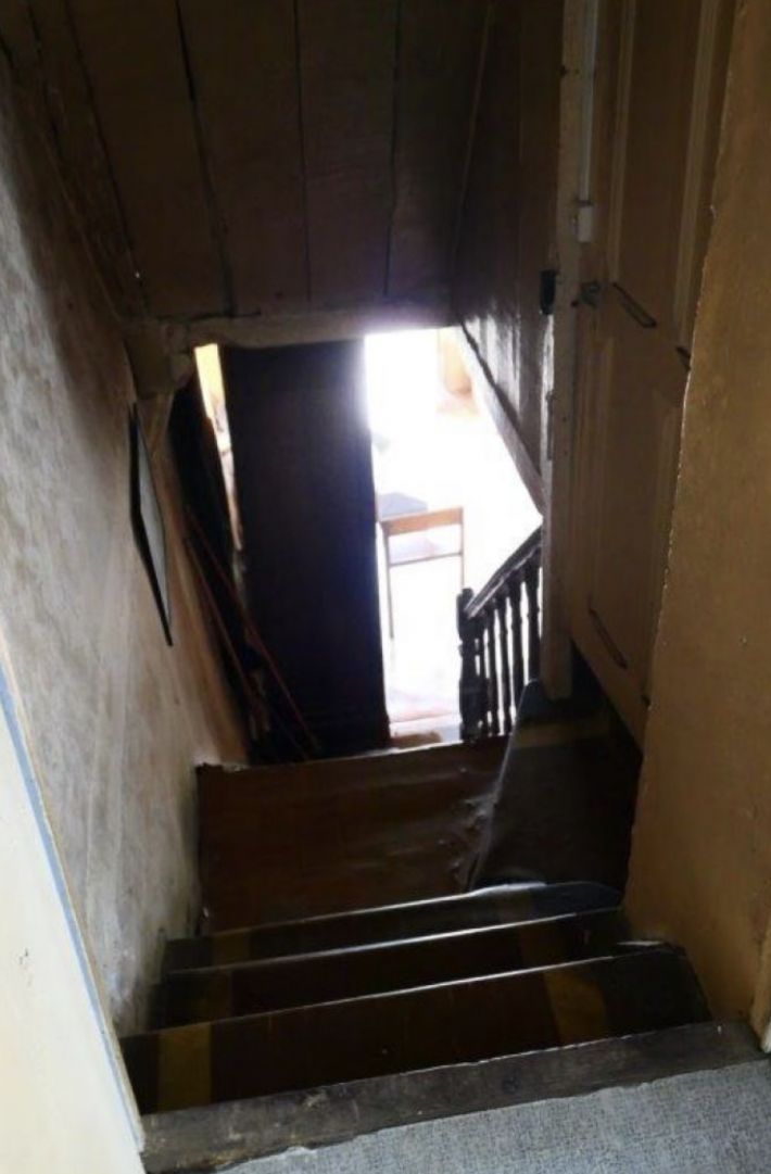 Huge Farm House for Further Renovation