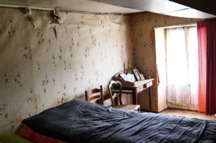 Huge Farm House for Further Renovation