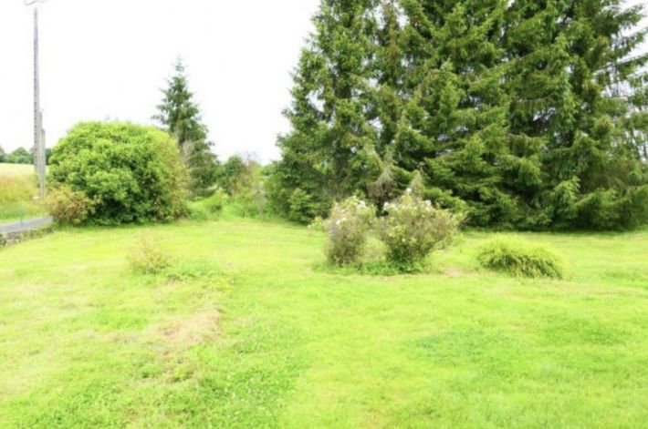 Huge Farm House for Further Renovation