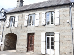Town House With Courtyard Garden