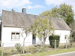 Detached Country House with Outbuilding