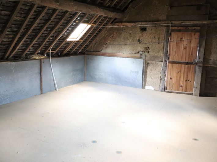 Detached Country House with Outbuilding