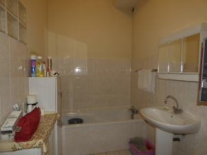 Town House in Good Order with Small Garden