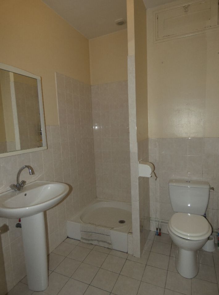 Town House in Good Order with Small Garden