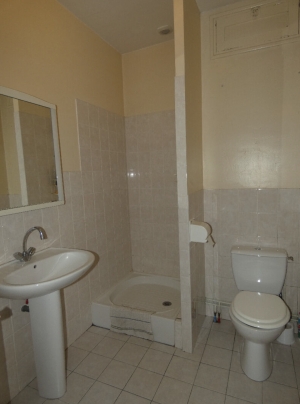 Town House in Good Order with Small Garden