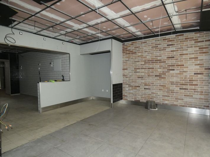 Commercial Premises in Heart of Town