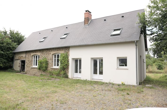Detached Country House with Outbuilding