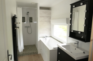 Detached Country House with Outbuilding