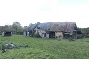 Country House and Huge Barn to Renovate