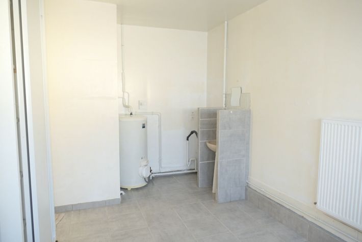 Detached Country House with Outbuilding