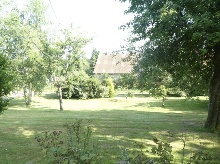 Detached Country House with Landscaped Garden