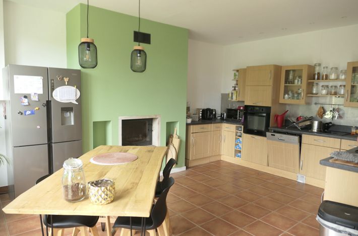 Detached Country House with Landscaped Garden