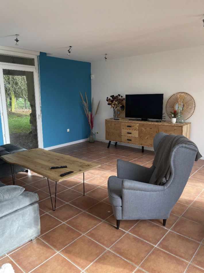 Detached Country House with Landscaped Garden