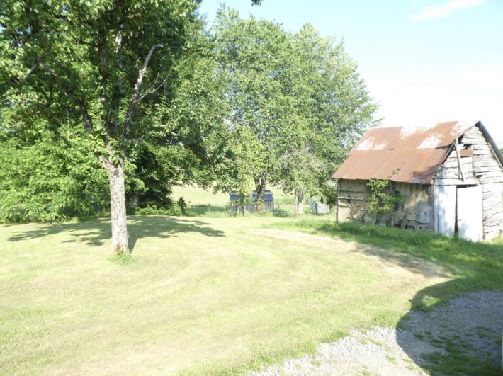 Detached Country House with Landscaped Garden