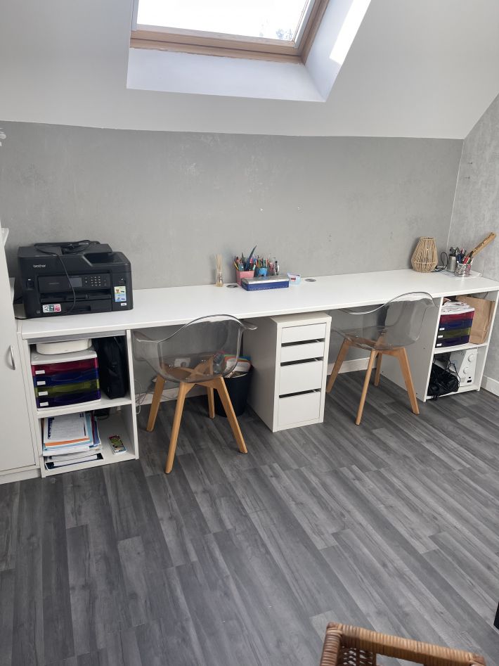 Detached Country House with Landscaped Garden