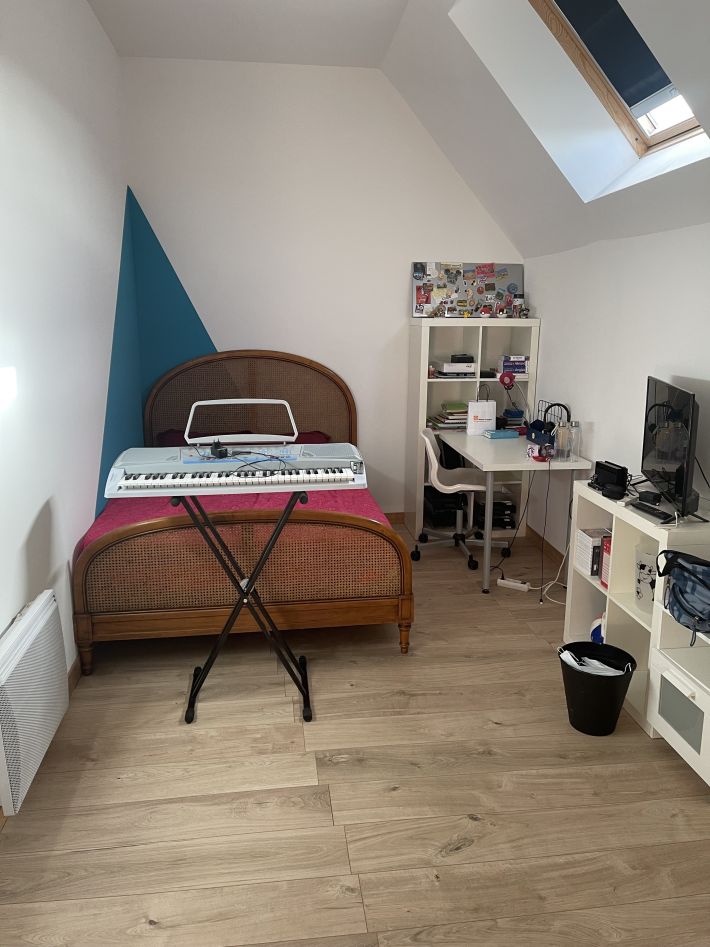 Detached Country House with Landscaped Garden