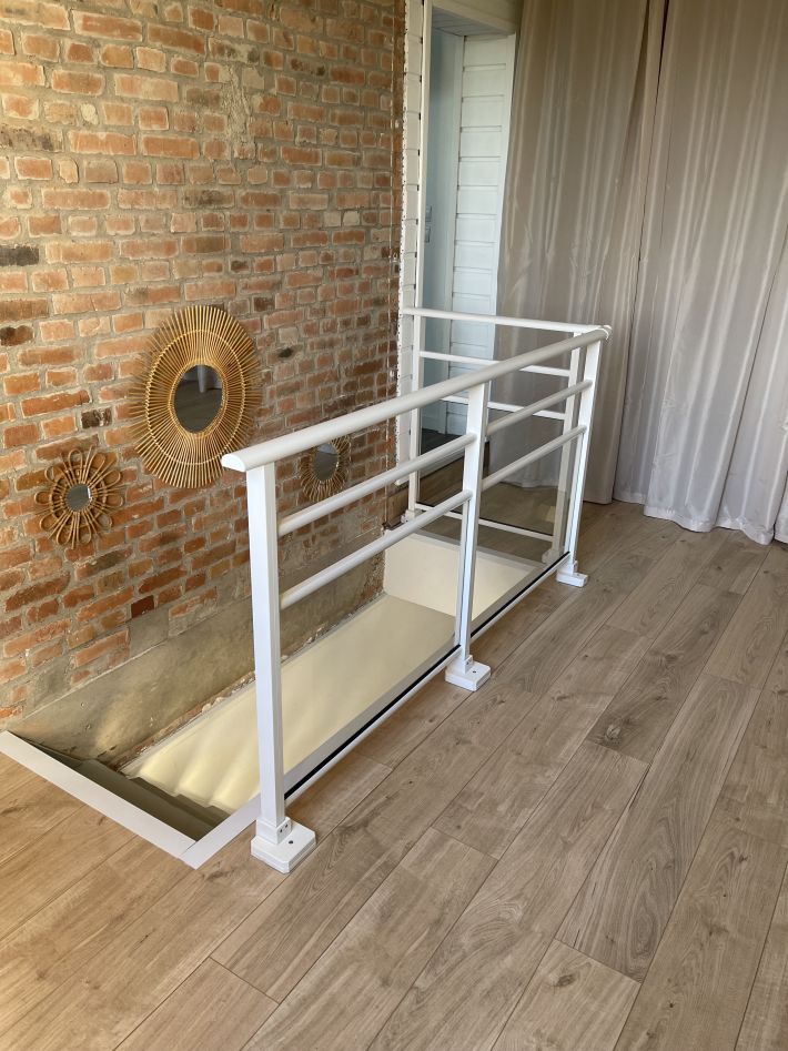 Detached Country House with Landscaped Garden