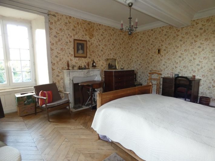 Stunning 17th Century Manor House with Land