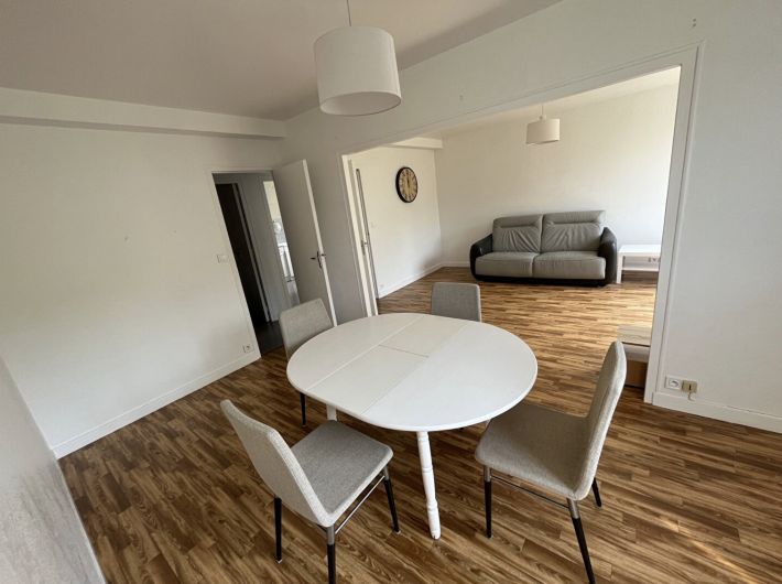 Forth Floor Apartment with Balcony