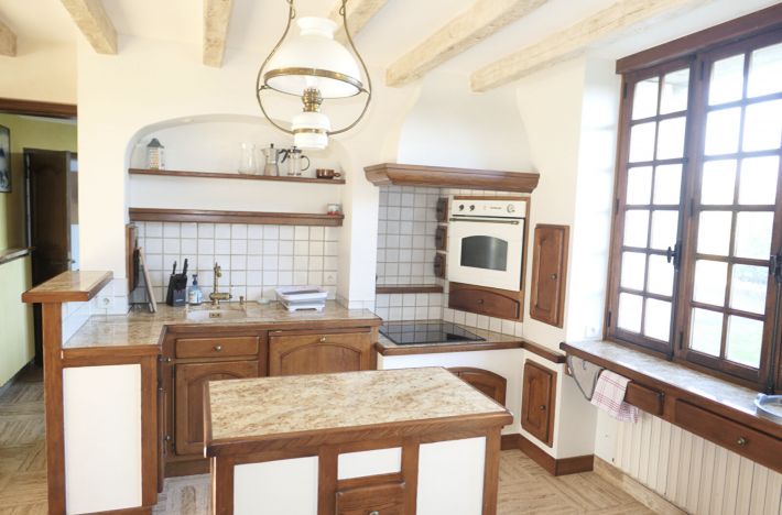 Charming Detached Country House with Landscaped Garden