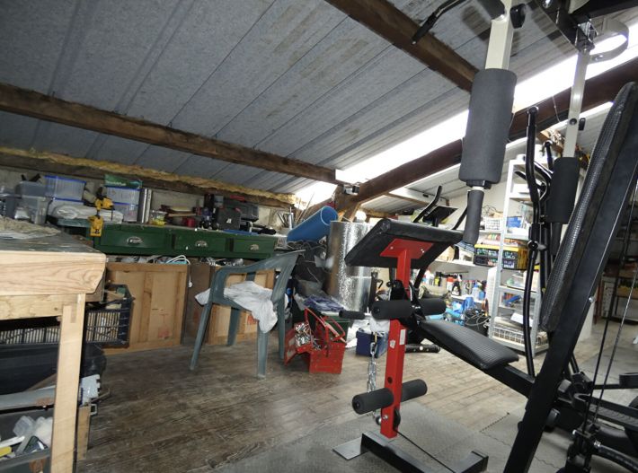 Traditional House with Garden