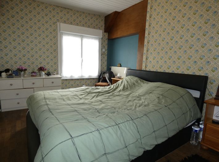 Traditional House with Garden