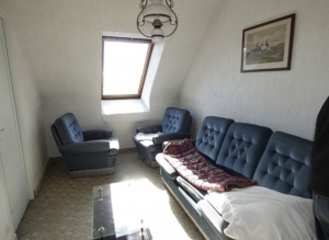 Contemporary Detached House with Garden