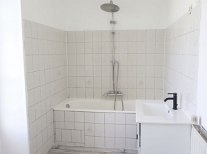 Town House With Courtyard Garden