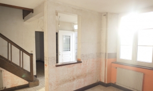 Detached House with Strong Potential and Garden