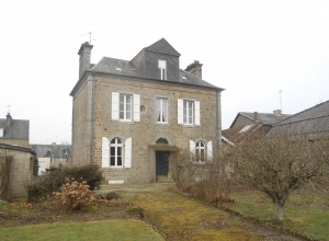 Manor House Style Property with Garden