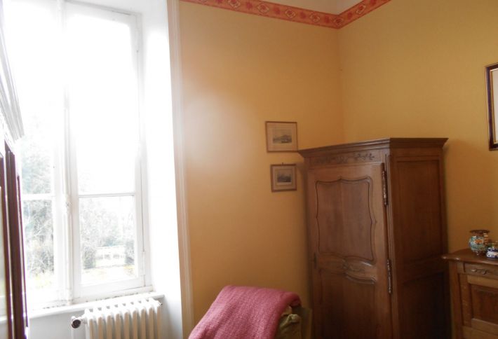 Manor House Style Property with Garden