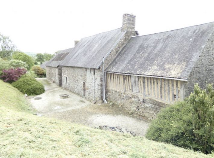 Detached Country Cottage with Character and Open View
