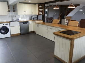 Main House and Detached Guest Gite