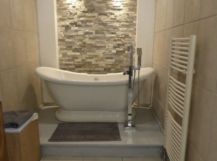 Main House and Detached Guest Gite