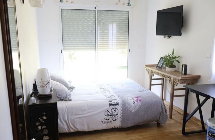 Attractive Detached Manor House Style Property