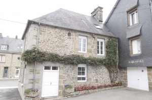 Neat Village House with Good Accommodation