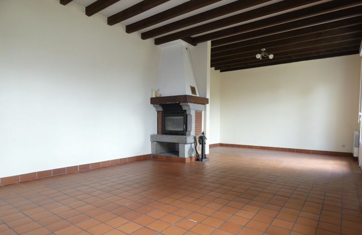 Detached House with Landscaped Garden